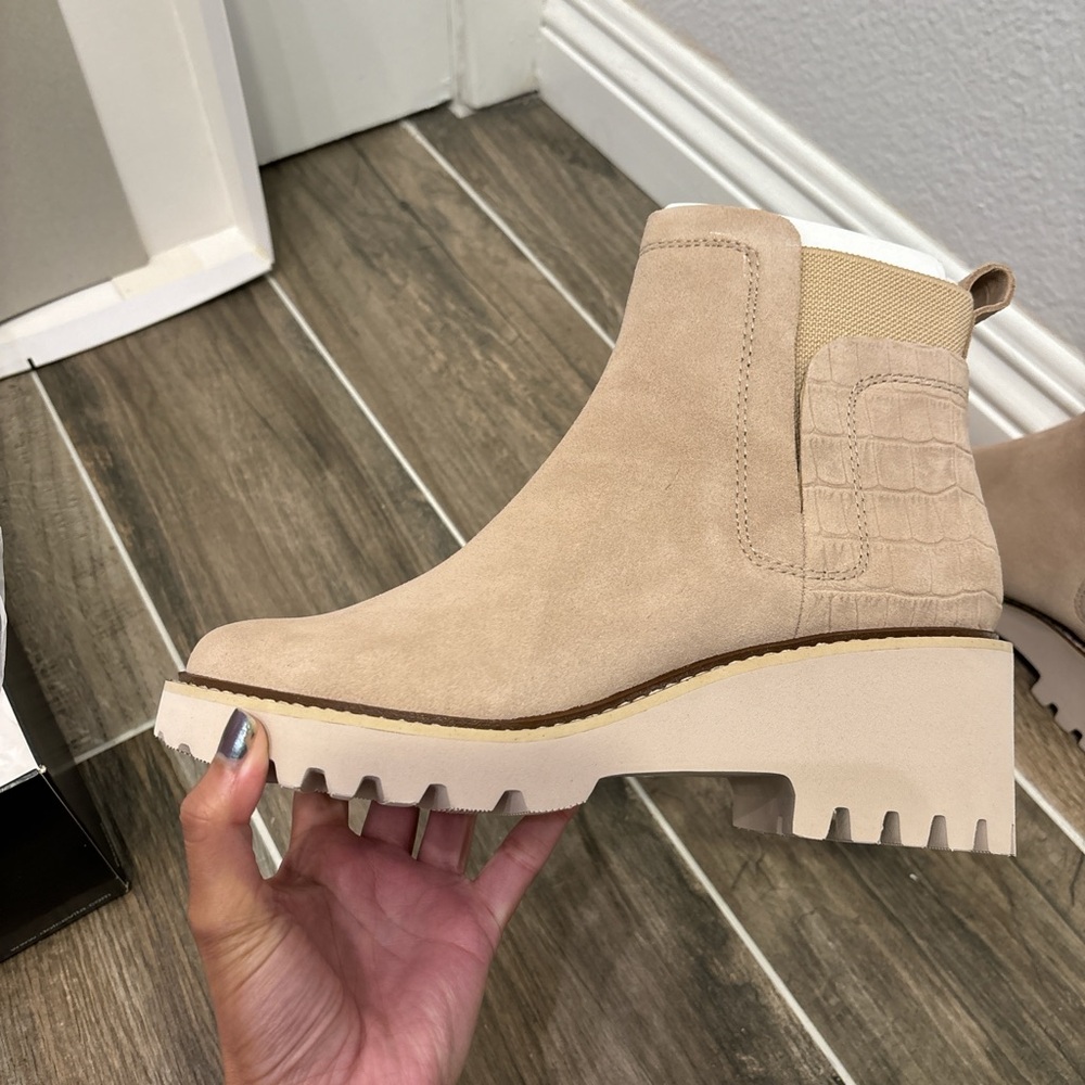 Dolce Vita tan suede ankle boots